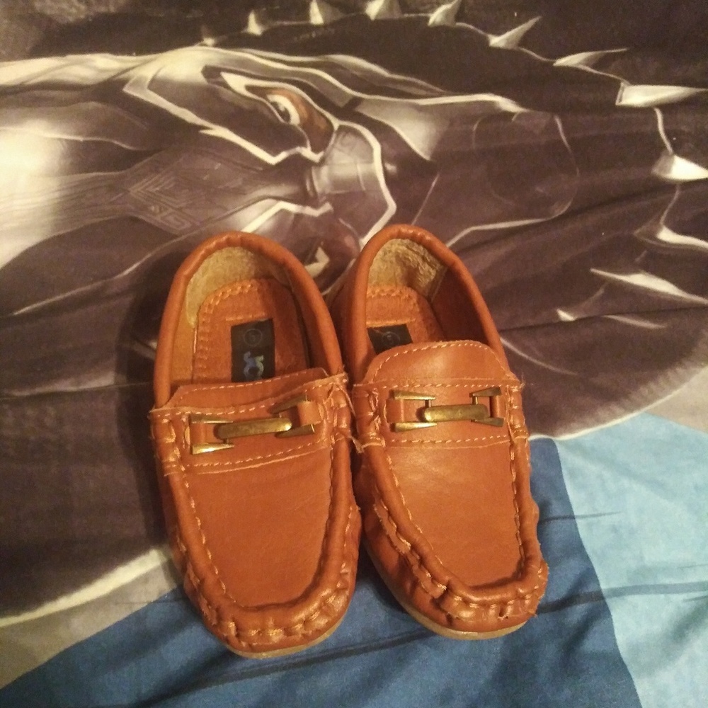 Slack shoes size 5c (toddler)